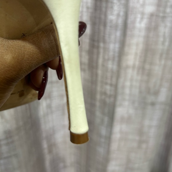 Manolo Blanik Chaos Satin Sandal in Ivory - Picture 6 of 9